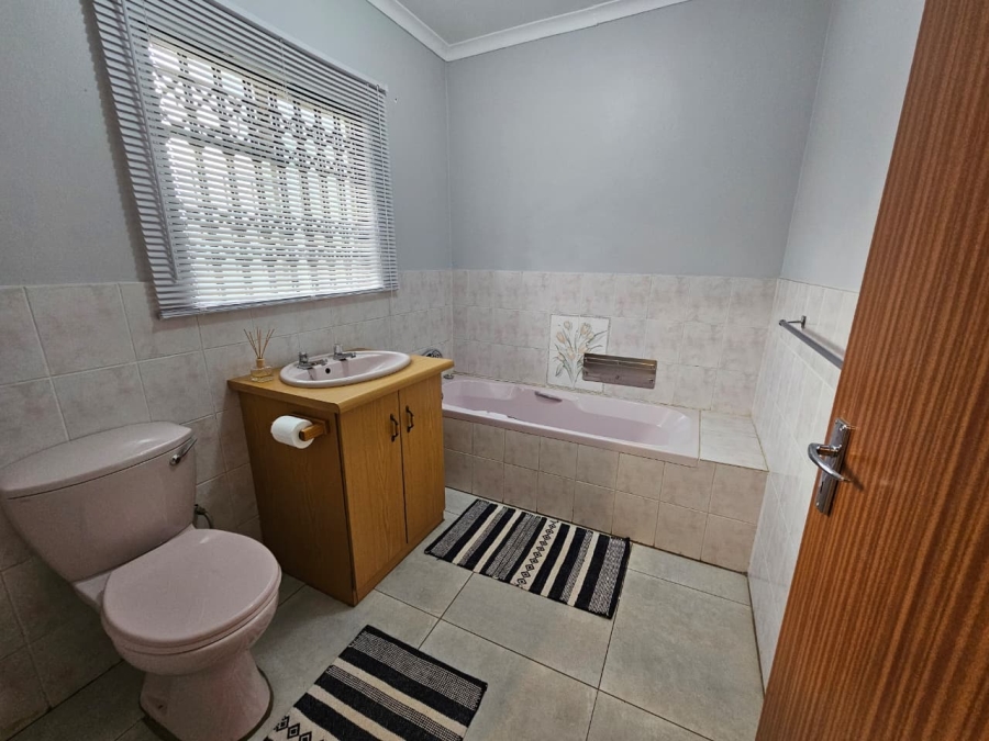 8 Bedroom Property for Sale in Irene Park North West